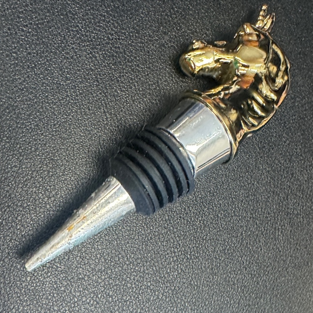 Gold Unicorn Wine Stopper - Picture 1 of 2